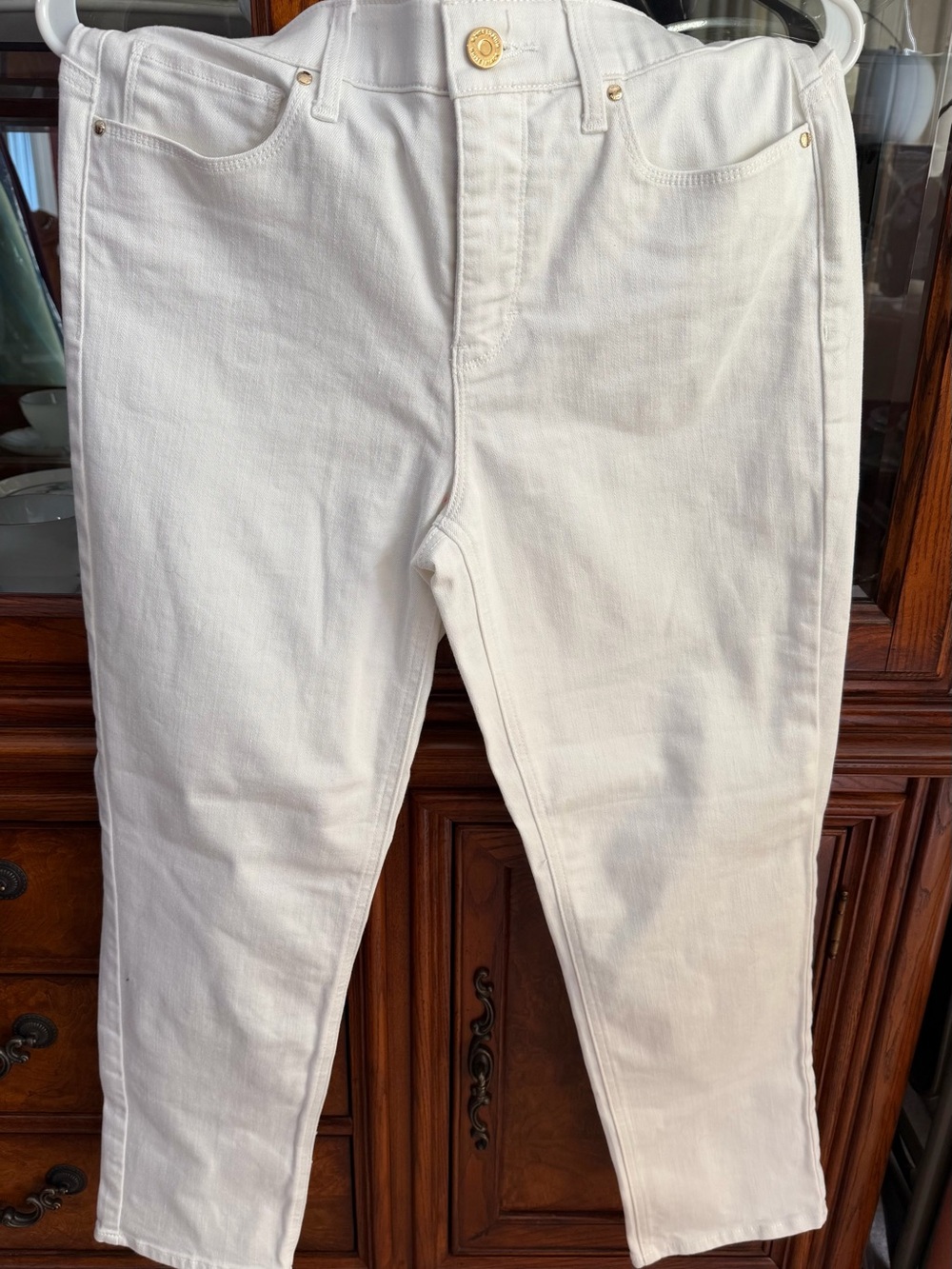 White House Black Market White Cotton Blend Straight Leg Pants (jeans)